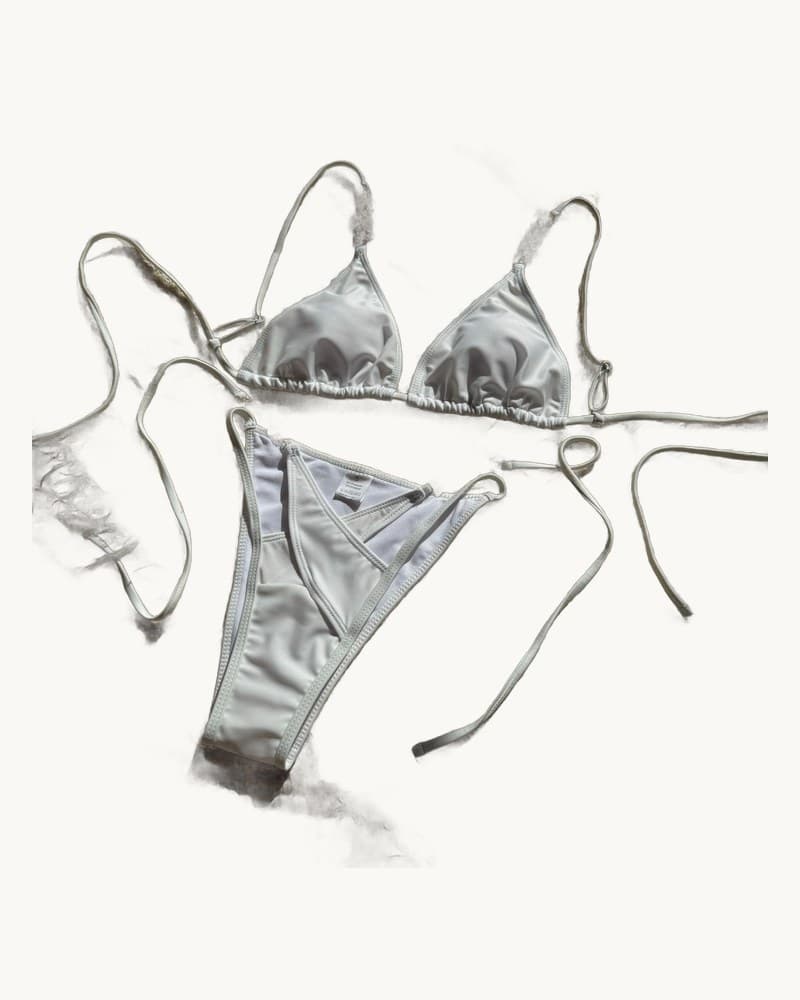 Sexy Two-piece Swimsuit Bikini with Spliced Pearl Flower 1