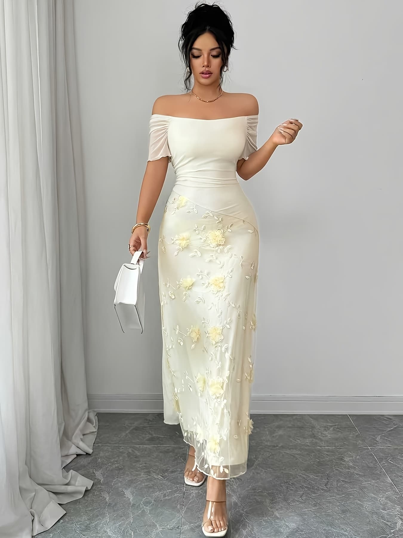 A New Elegant and Three-dimensional Floral Fabric Spliced 1