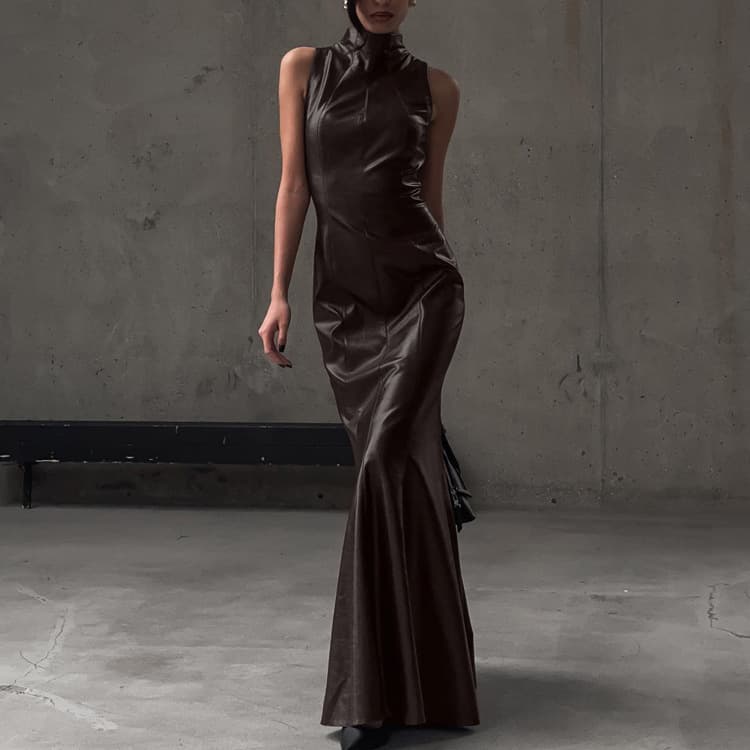 Stylish High-waisted Maxi Dress with Stand-up Collar 1