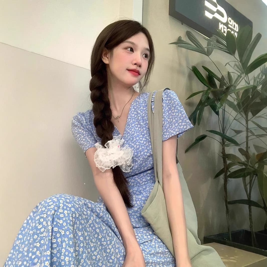 Blue Floral V-neck Casual Dress 1